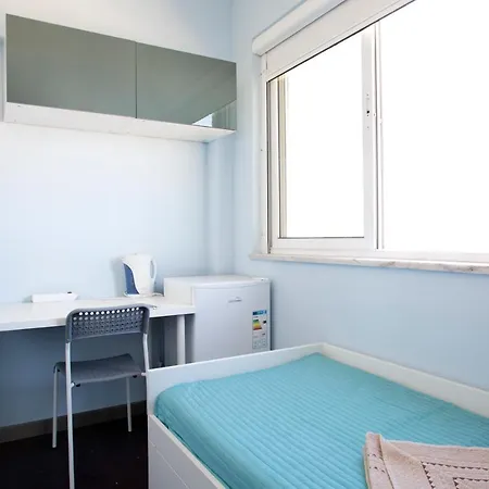 At Ease Apartman *
